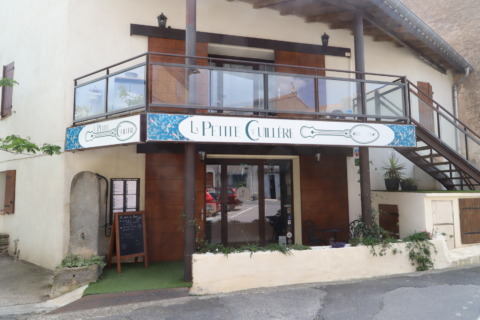 Remise de chèque d’aide au commerce et à l’artisanant